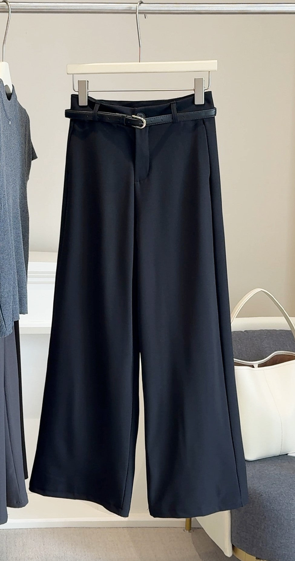 Classici pantaloni a vita alta a gamba larga